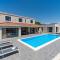 NEW! Stylish Villa Neven with 44sqm heated private pool, 4 en-suite bedrooms, 2 living and dining areas, wine cellar - Seoca