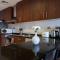 HiGuests - Superb Lake Views from this 2BR Apt in JLT - Дубай