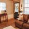 The Greenhouse Cozy Cottage- Walk to Downtown! - Opelika