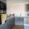 New Lisburn Road Apartment - Free Parking