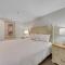 357 Edgewater Inn