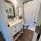 Beautiful 2 BR 1 BA Cabin in Blue Ridge Mountains: The Little White House