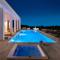 Seawater Villa - Luxury Pool Retreat - 150m Beach