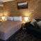 Settlers Motor Inn