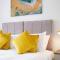Modern 5 Bedroom 3 Bathroom Serviced House Aylesbury with parking By 360Stays