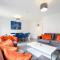 Modern 5 Bedroom 3 Bathroom Serviced House Aylesbury with parking By 360Stays
