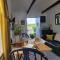Birch Cottage with private wood fire hot tub