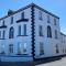 Eastcliffe Penthouse, 2 beds & bathrooms with parking