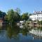 Tulana Taggs - floating home on island idyll - Hampton Hill