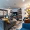 Cosmopolitan Suite, Centrally located to Downtown and the beach.