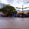 Beautiful Glam Mid-Century 1 block from Sarasota bay with Firepit - ساراسوتا