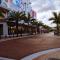 Beautiful Glam Mid-Century 1 block from Sarasota bay with Firepit - ساراسوتا