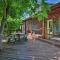 Mtn Views and Fire Pit Rustic Piney Creek Cabin - Piney Creek