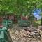 Mtn Views and Fire Pit Rustic Piney Creek Cabin - Piney Creek