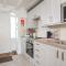 4 Thornlea Mews