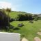 4 Thornlea Mews