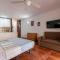 GO2TENERIFE Apart'Elisa Near the beach & Pool view - Playa de las Americas
