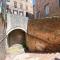 LA FONTE-with balcony close by Piazza del Campo