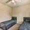 7 Mi to Ocean Family-Friendly Texas City Home!