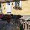 Sjönära liten stuga med sovloft, toilet in separate small house, only OUTDOOR shower!