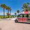 Chic Beach Studio Walk to Shore Sleeps 4 -14B