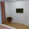 Water Lily Apartment Studio 2 free parking- self check-in - Орадя