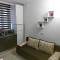 Water Lily Apartment Studio 2 free parking- self check-in - Орадя