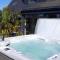 Holiday Home in Guisseny with Jacuzzi & Beach