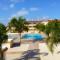 2 bedroom with private garden, walk to Nissi Beach, communal swimming pool