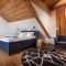 LJ5 - Old Town Rooms with Exclusive shared Roof Terrace
