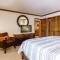 Newly updated 2 Bedroom plus Loft, 3 Full Bathrooms, Sleeps up to 8 people Steps to Free Shuttle
