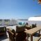 Sea Breeze Santorini Beach Resort, Curio By Hilton - 佩里沃罗