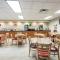 Quality Inn & Suites Fishkill South near I-84 - فيشكيل