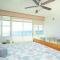 Beachfront Penthouse with Ocean and Sunset Views at Pelican Reef #703 - 林康