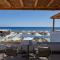 Sea Breeze Santorini Beach Resort, Curio By Hilton - 佩里沃罗