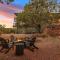Close to Fresh Creek! Sleeps 12 ~ Amazing Views w/Serene Open Space ~ Hot Tub + Game Room ~ Trails outside - Sedona