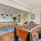 Close to Fresh Creek! Sleeps 12 ~ Amazing Views w/Serene Open Space ~ Hot Tub + Game Room ~ Trails outside - Sedona