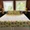 Mariposa Lodge