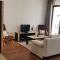 Apt with 6 single beds