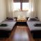 Apt with 6 single beds