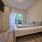 Öt Fenyő Apartmanház - Siófok