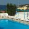Blue Dolphin Studios and Apartment