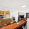 Ross Cres Spacious Private Beach House