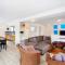 Ross Cres Spacious Private Beach House