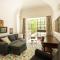 Villa Manfredi con Piscina by Wonderful Italy