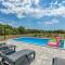 Holiday House Karbonaca with Private Pool - 尤尔希奇