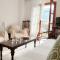 Intimate Olympus House