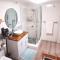 Beachside Modern Apartment in the Heart of Surfers Paradise -free parking