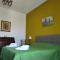 La colonna Holiday house