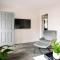 FAMILY TOWN HOUSE (with garden & private parking)